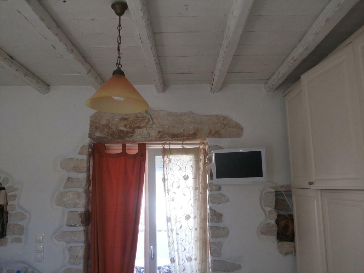 Villa Petradi Амбелас Екстериор снимка