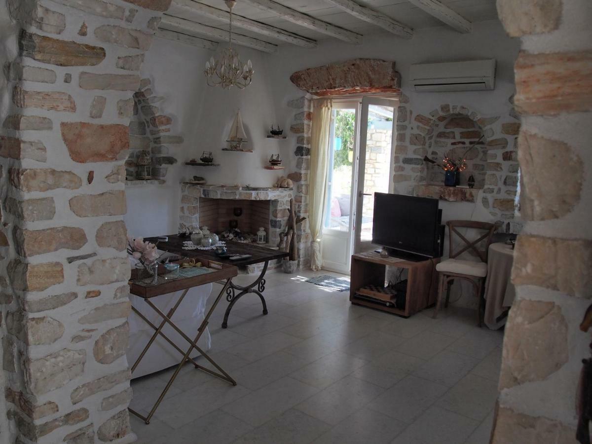 Villa Petradi Амбелас Екстериор снимка